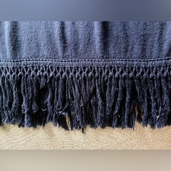 SAIL TO SABLE navy fringe top - Picture 2 of 5